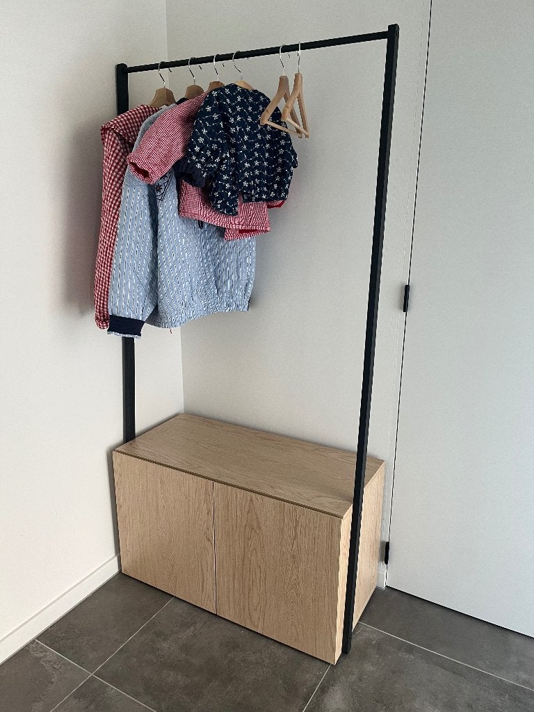 Kleerhangerkast met kapstok en kastruimte, Ophalen, Zo goed als nieuw, Modern