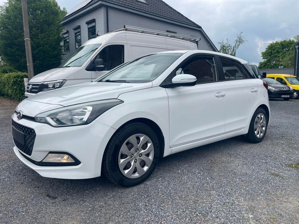 Hyundai i20 1.2i Essence, Aico, 5 portes,..., Autos, Hyundai, Achat, Euro 6, Boîte manuelle, Entretenue par le concessionnaire