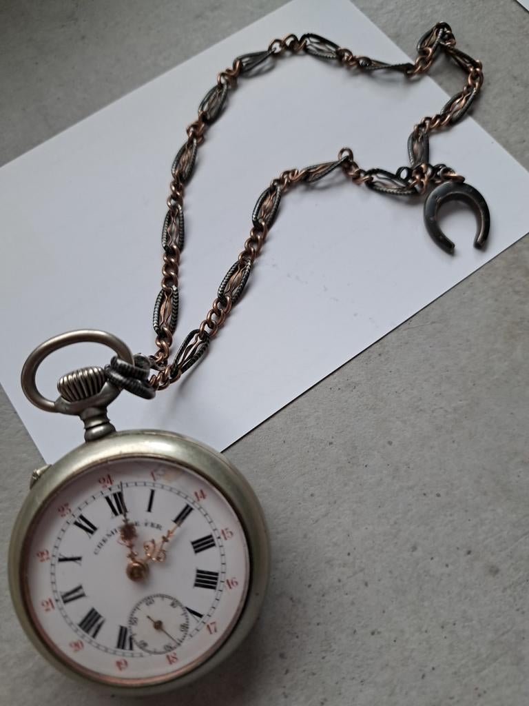 Zakhorloge chemin de fer met ketting, Ophalen of Verzenden, Zilver, Zakhorloge, Met ketting