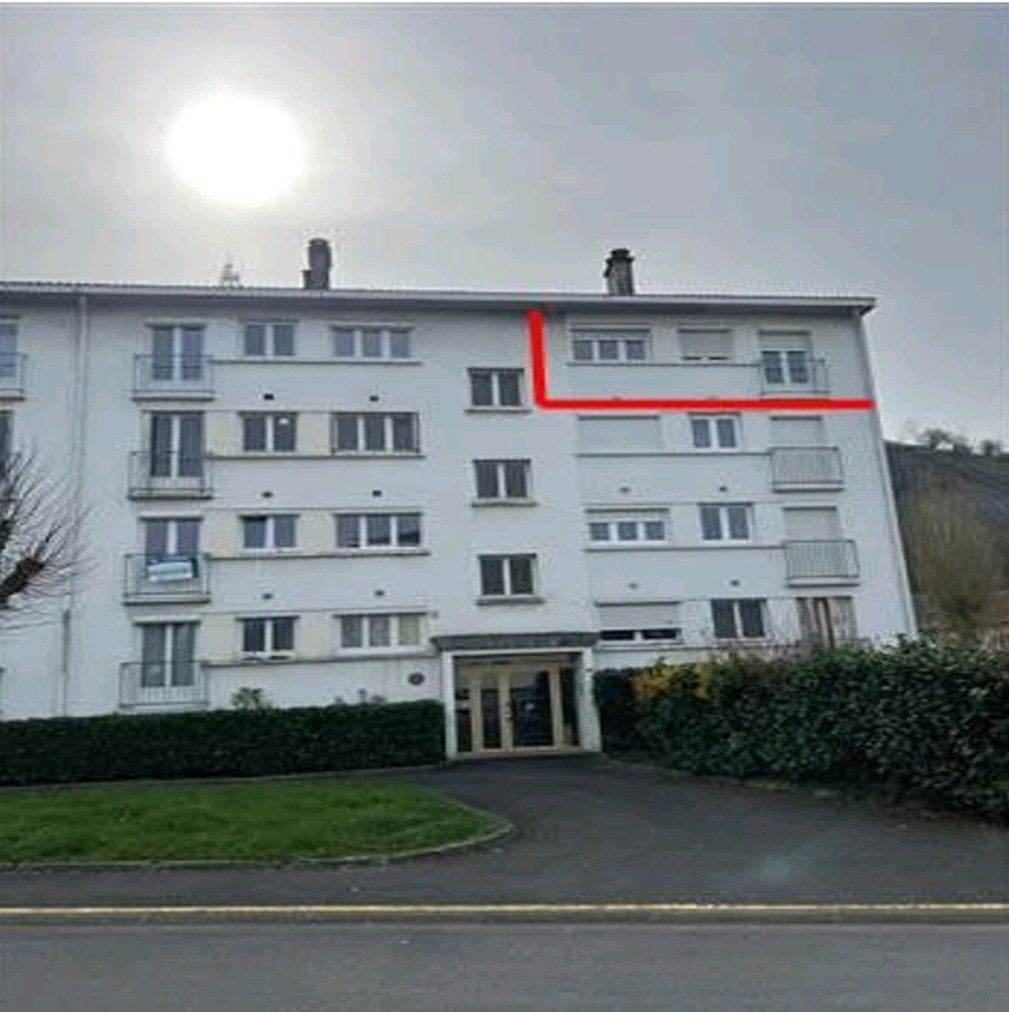 Garage-appartement met 3 slaapkamers in Givet, Immo, 80 m², Appartement, 3 kamers, Provincie Namen