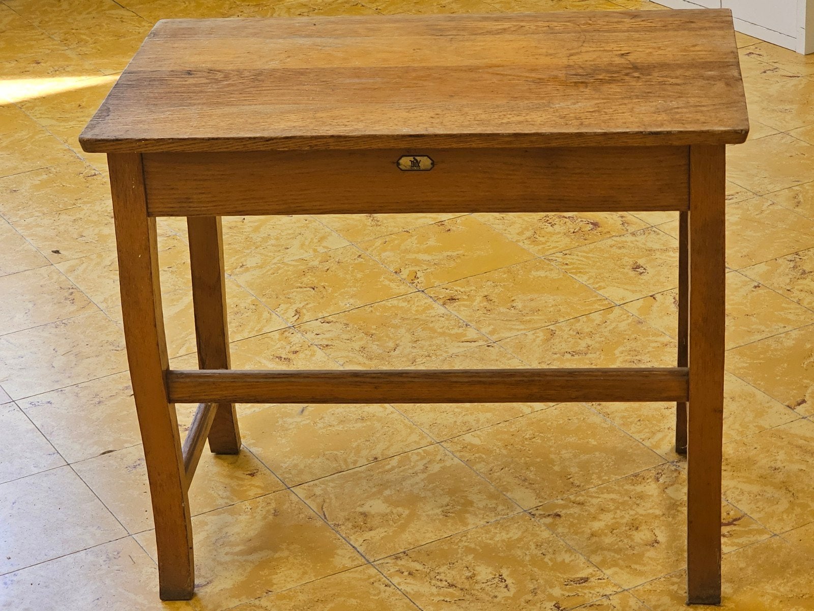Banc d'école pour enfants Dox, Enlèvement