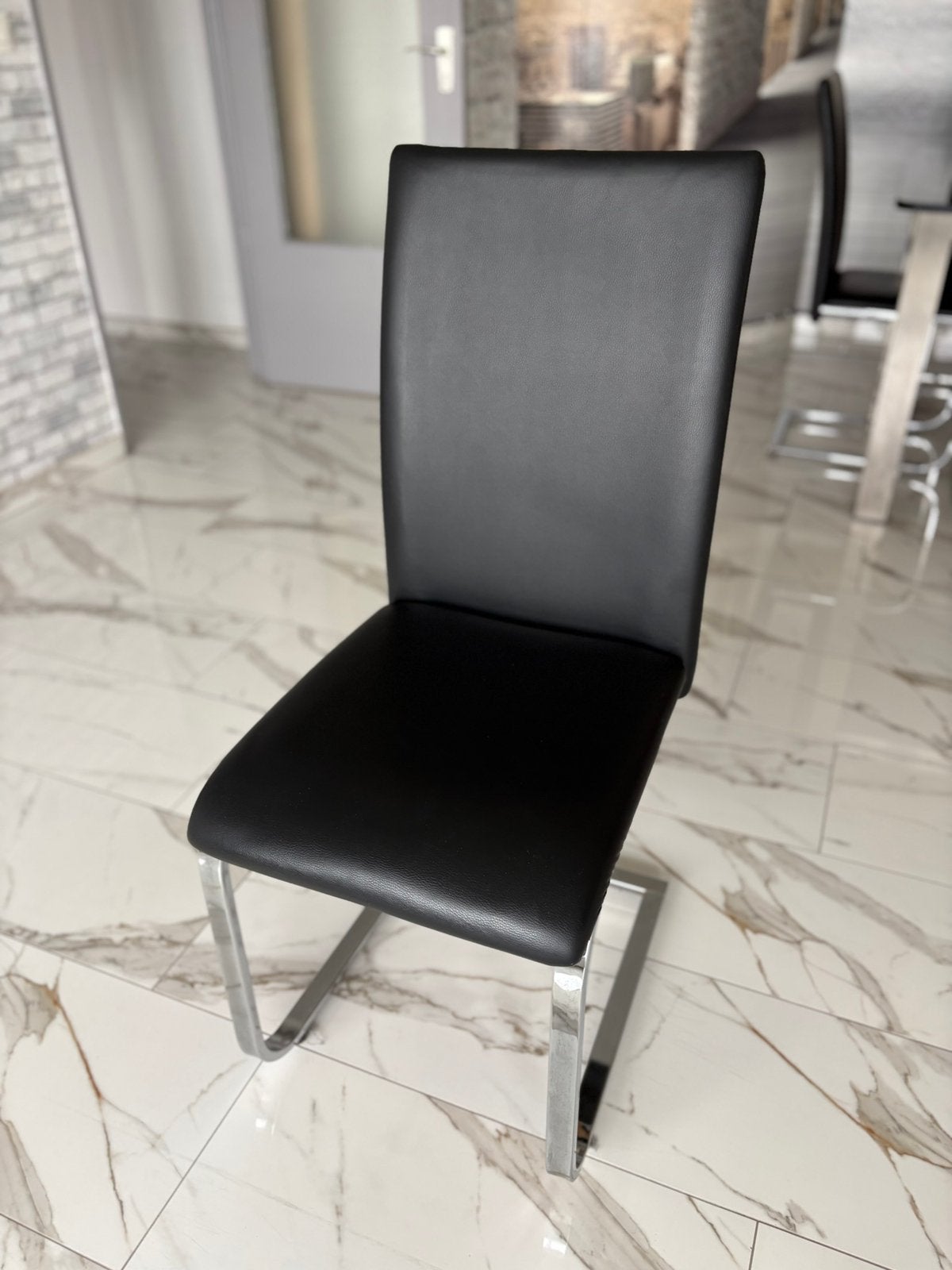 6 chaises noires comme neuves, Maison & Meubles, Chaises, Comme neuf, Enlèvement