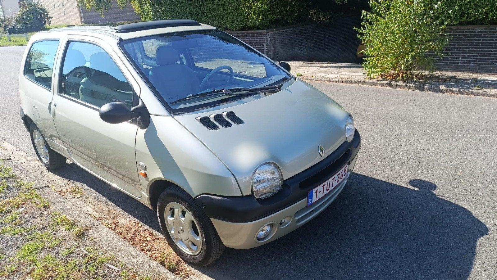 Renault Twingo 1.2i benzine Paris Initiale 96.000km leder, Auto's, Voorwielaandrijving, Dealer onderhouden, Beige, Beige
