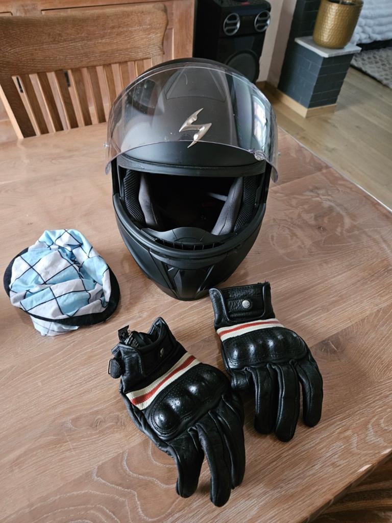 Casque et gants de moto, M