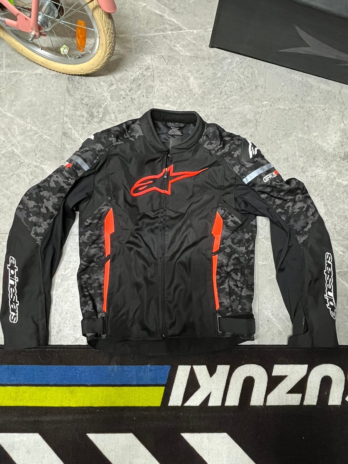 Motorjas alpinestars XL, Ophalen