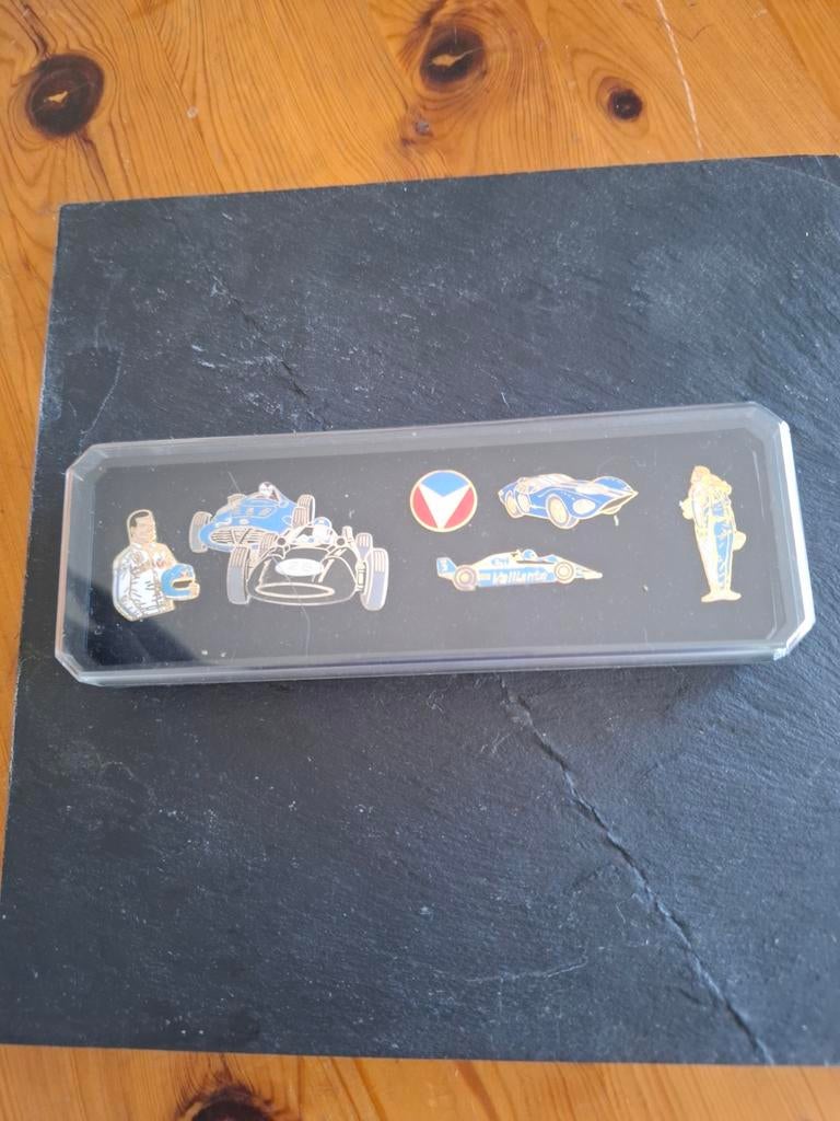 Boîte  pin's michel vaillant neuve collection pour amateurs, Enlèvement ou Envoi