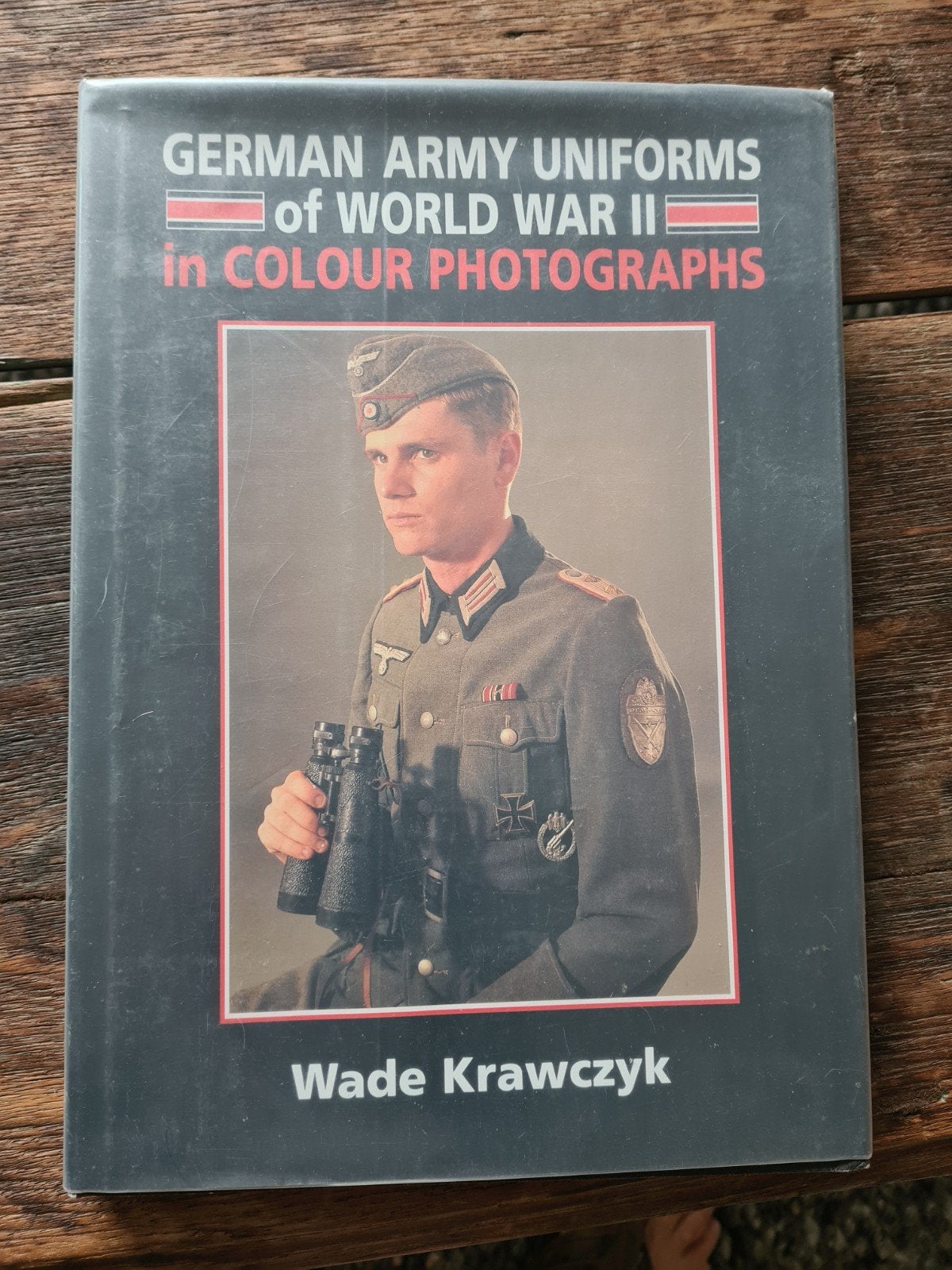 German Army Uniforms of World War II in Colour Photographs, Ophalen, Tweede Wereldoorlog