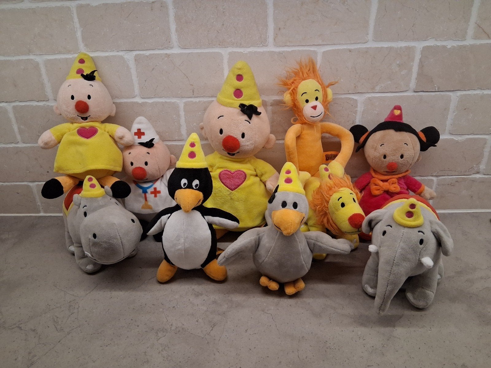 ensemble de peluches bumba, Enlèvement
