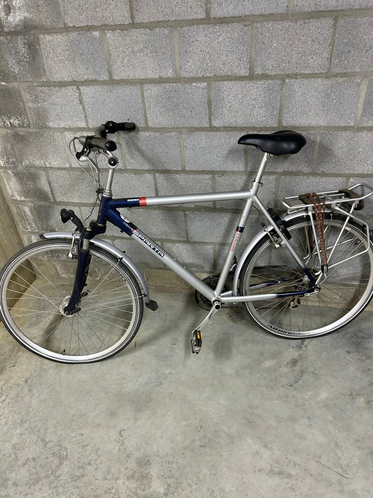 Herenfiets bijna niet gebruikt. Maat XL, Fietsen en Brommers, Ophalen, Zo goed als nieuw