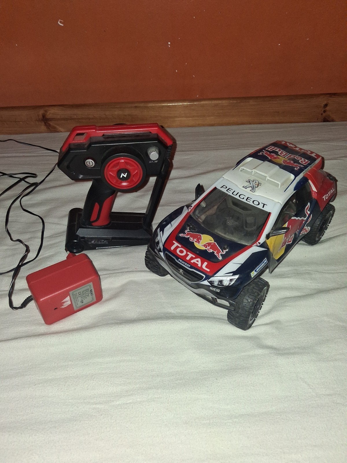 Nikko Peugeot 2008 DKR op afstand bestuurbare auto (Red Bull, Ophalen, Zo goed als nieuw, Afstandsbediening