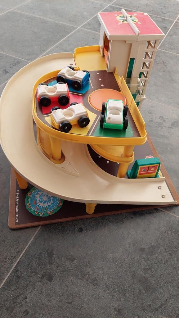 Fisher-Price parkeergarage, Ophalen