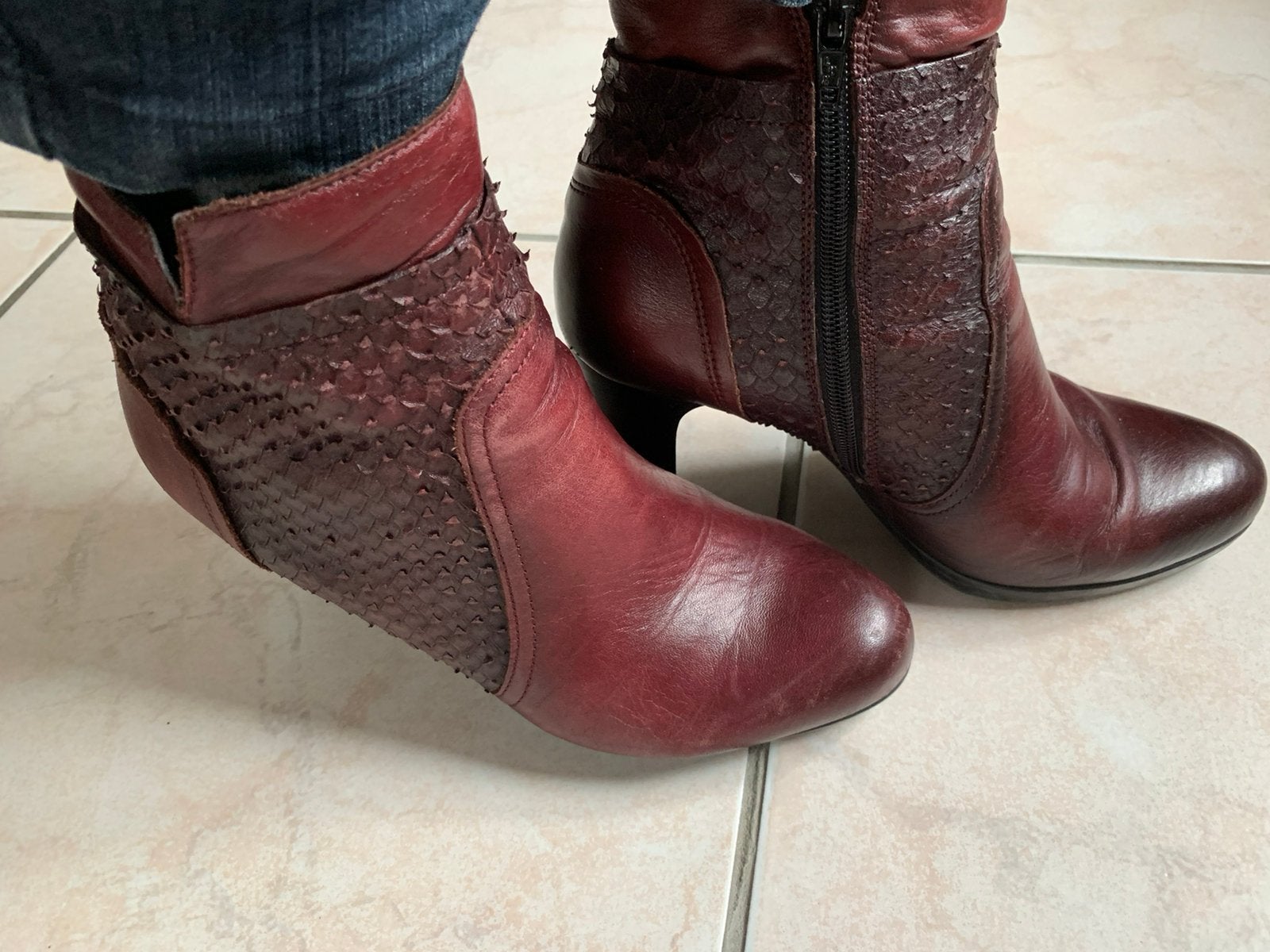 Enkellaarsjes Tamaris 39 Bordeaux met rits, Kleding | Dames, Ophalen of Verzenden