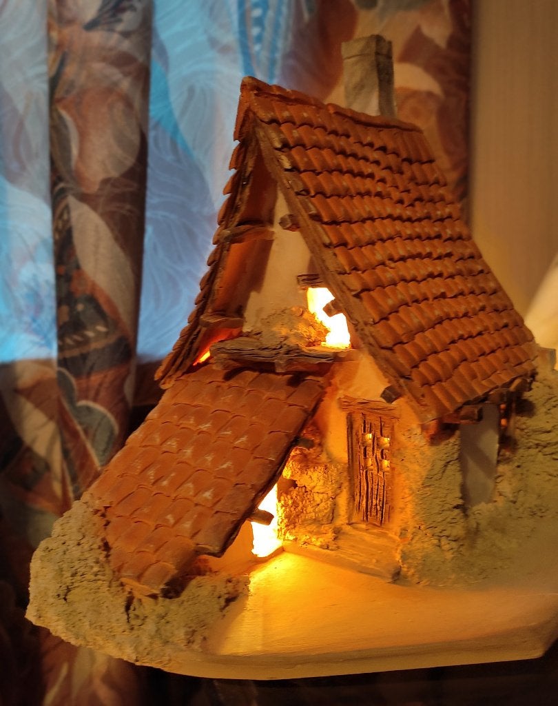 Lamp - keramisch huis, Gebruikt, Keramiek, Ophalen of Verzenden, Sfeerlamp