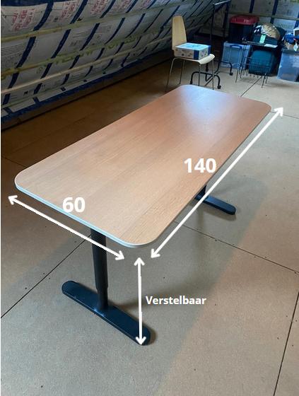 Bureau tafel hout, Huis en Inrichting, Bureaus, Zo goed als nieuw, Computerbureau, IKEA, Modern, Hout, Blauw, In hoogte verstelbaar