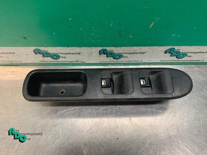 Commutateur vitre électrique d'un Peugeot 307 (307 01-), Autos : Pièces & Accessoires, -, 3 mois de garantie, Utilisé, -