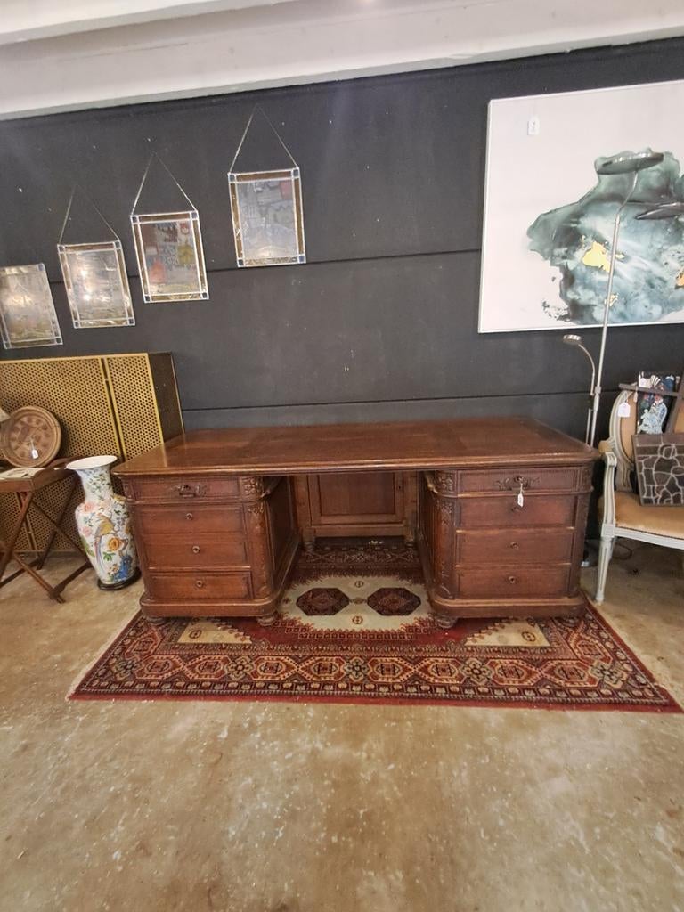 Antieke massief eiken bureau met prachtig houtsnijwerk, Antiek en Kunst, Ophalen
