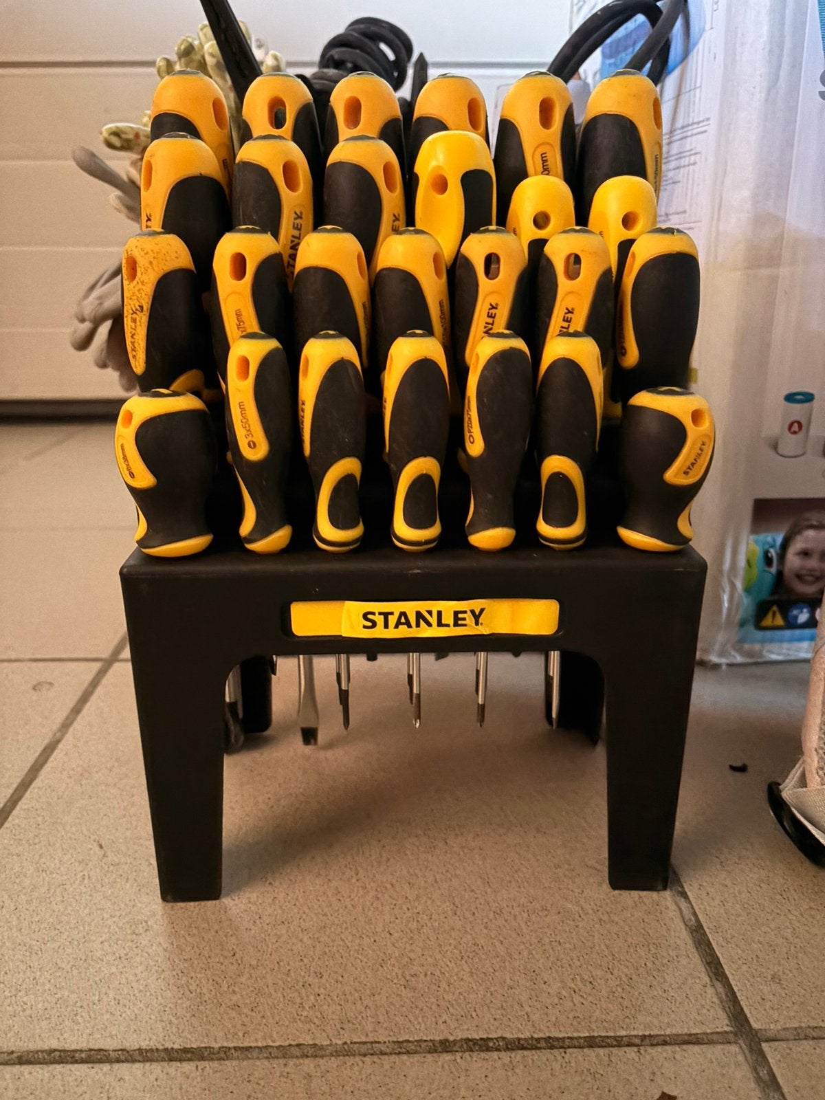 STANLEY 26-delige schroevendraaierset met opbergrek, Doe-het-zelf en Bouw, Ophalen, Nieuw, Stanley