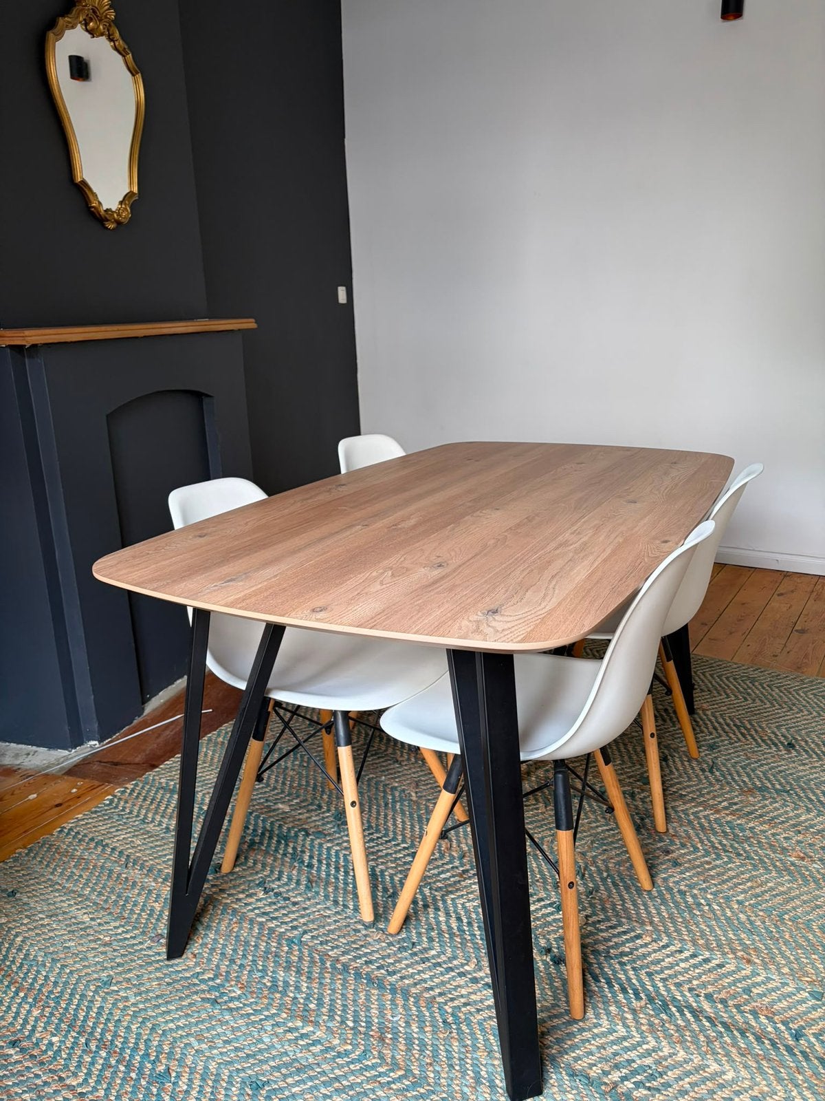 Table à manger en chêne - JUNTOO, Ophalen, Zo goed als nieuw, Eikenhout