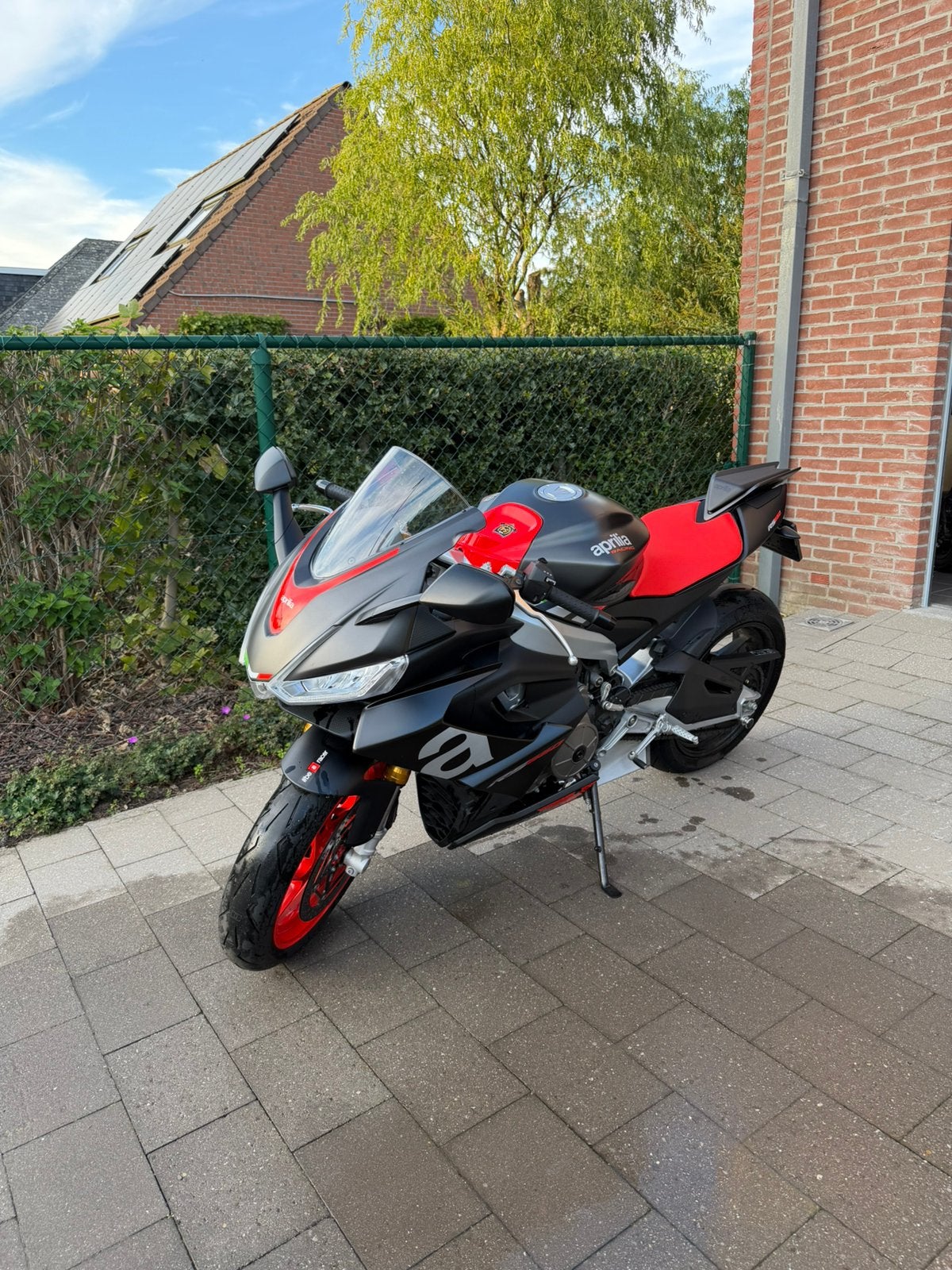 Aprillia RS660, Motoren, 2 cilinders, Meer dan 35 kW, Sport, Particulier