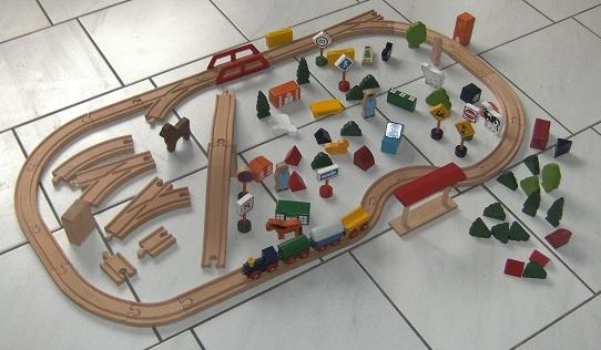 Houten speeltrein € 20,-, Kinderen en Baby's, Speelgoed | Houten speelgoed, Ophalen, Zo goed als nieuw, Overige typen