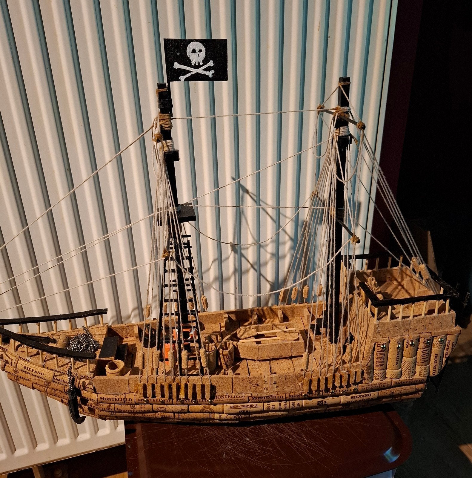 zeilboot gemaakt van wijn kurk en cava kurken, Hobby en Vrije tijd, Ophalen, Nieuw