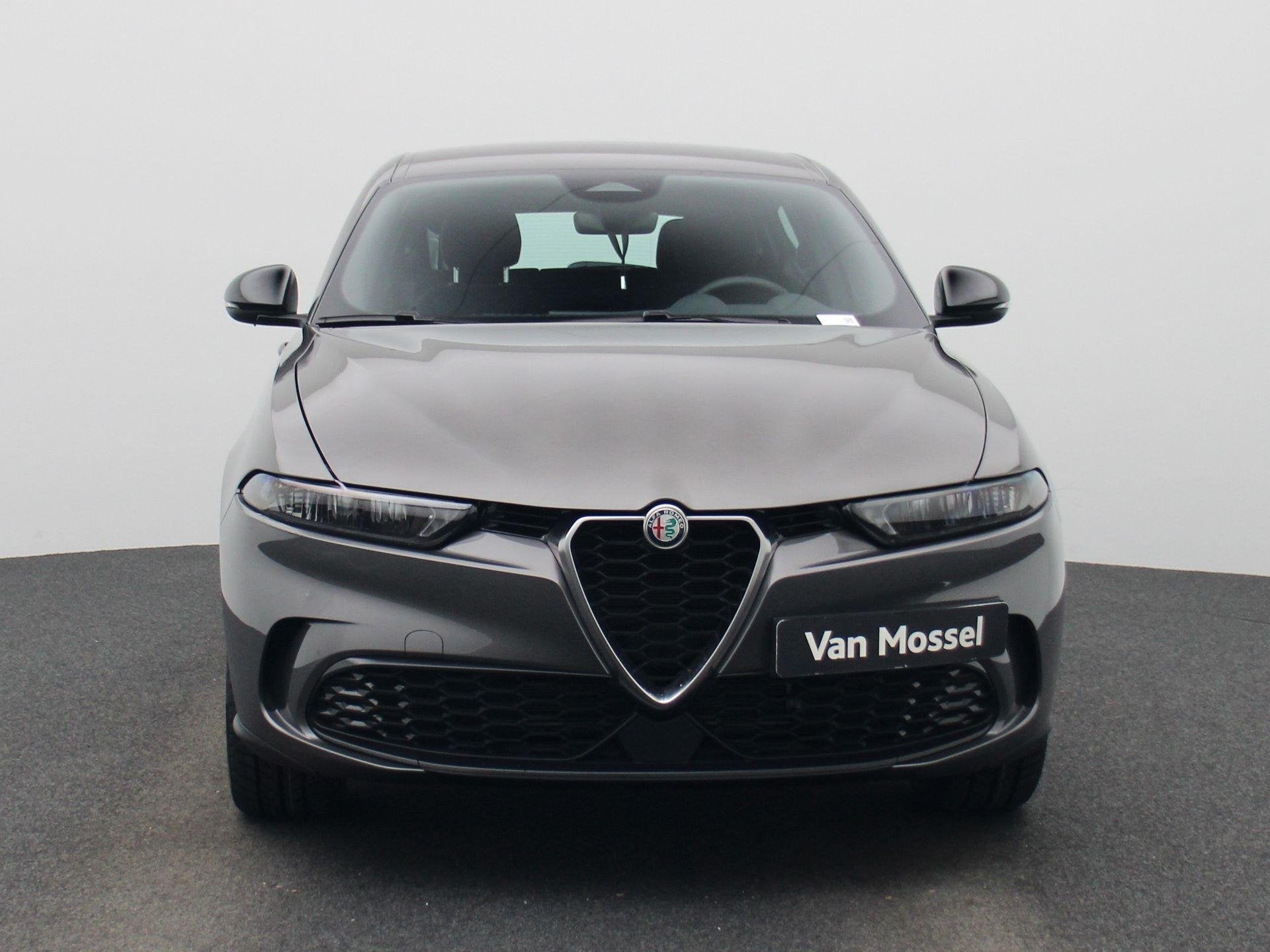 Alfa Romeo Tonale 1.5 130 MHEV Super FWD (automatique), Autos, Alfa Romeo, Argent ou Gris, Entreprise, 700 kg, 5 portes