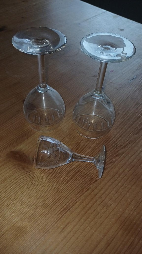 set oude glazen, Enlèvement
