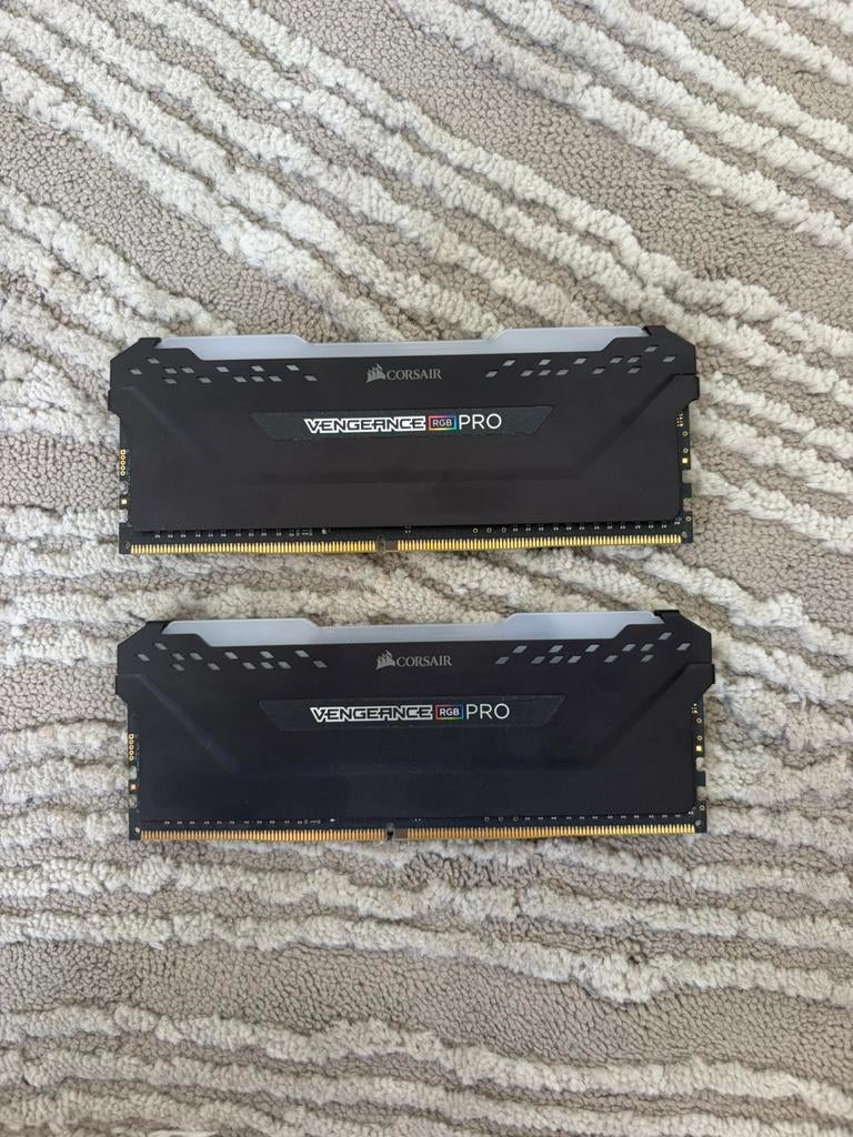 Corsair Vengeance RGB Pro DDR4 3200Mhz 2x8GB CL16, Computers en Software, RAM geheugen, Verzenden, DDR4, Zo goed als nieuw, Desktop