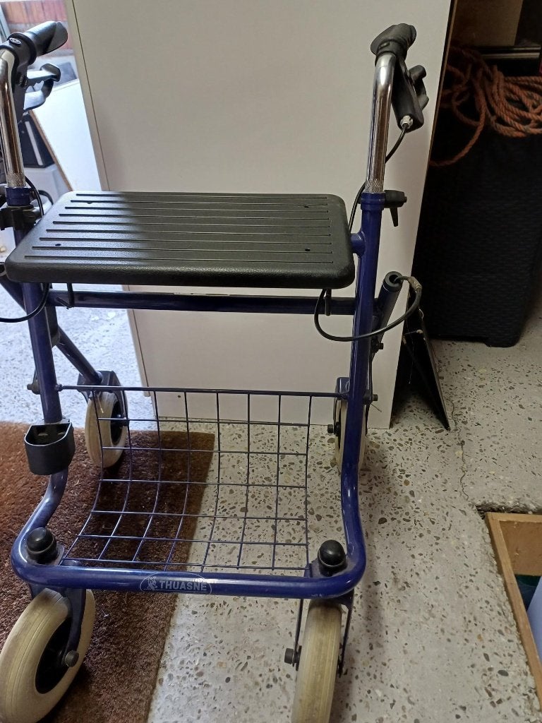 Rollator Thuasne - blauw, Diversen, Ophalen, Opvouwbaar, Gebruikt