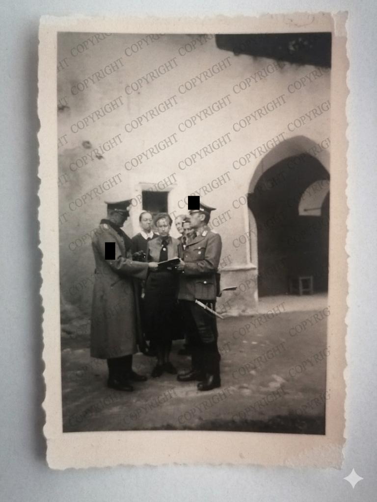 Originele fotografie uit de WWII - Officieren en burgers, Ophalen of Verzenden, Overige soorten, Foto of Poster