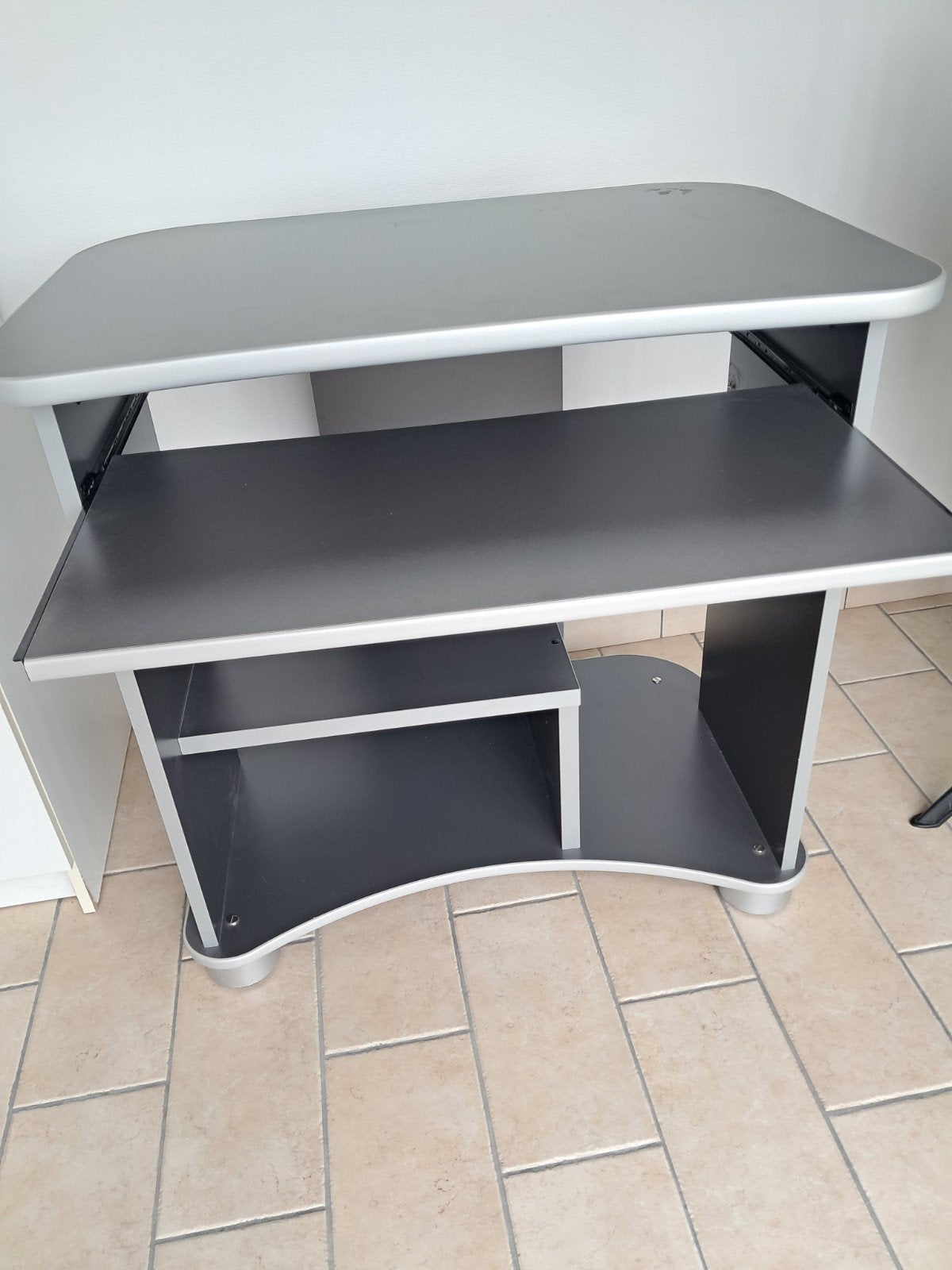 bureau/ computertafel, Huis en Inrichting, Bureaus, Ophalen