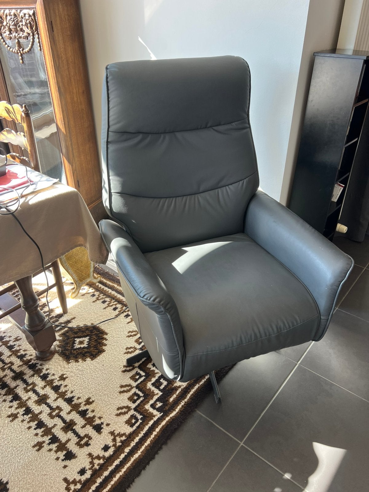 Electrische lederen relax, Huis en Inrichting, Fauteuils, Ophalen, Zo goed als nieuw