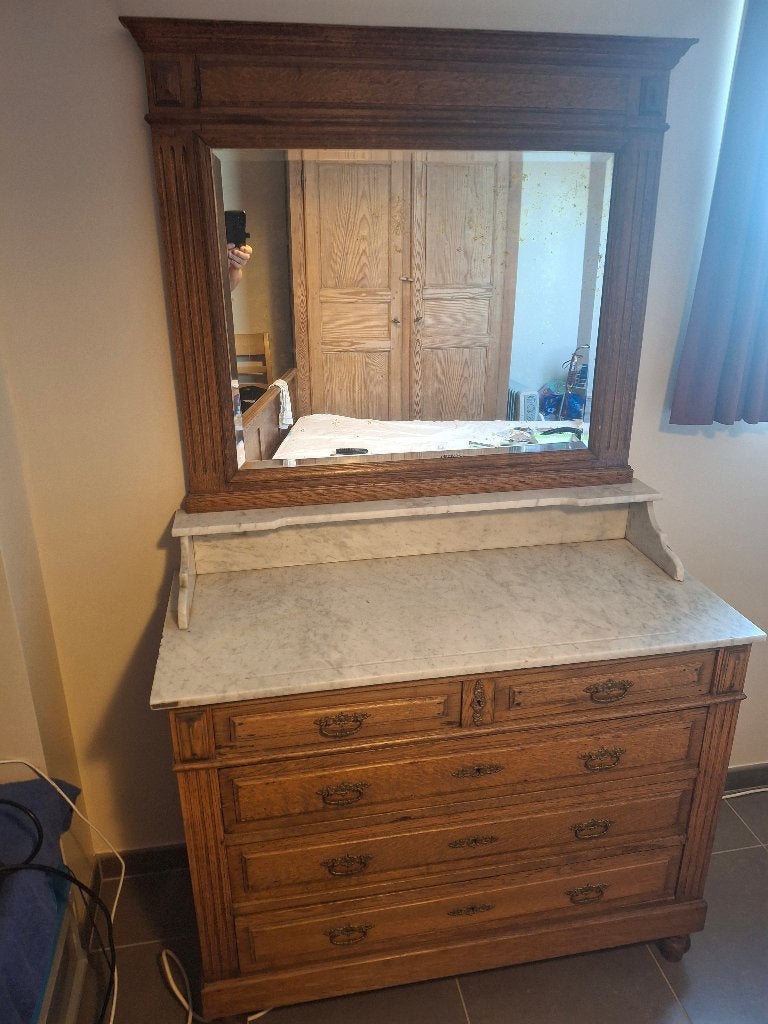 Antieke eiken slaapkamer, Enlèvement