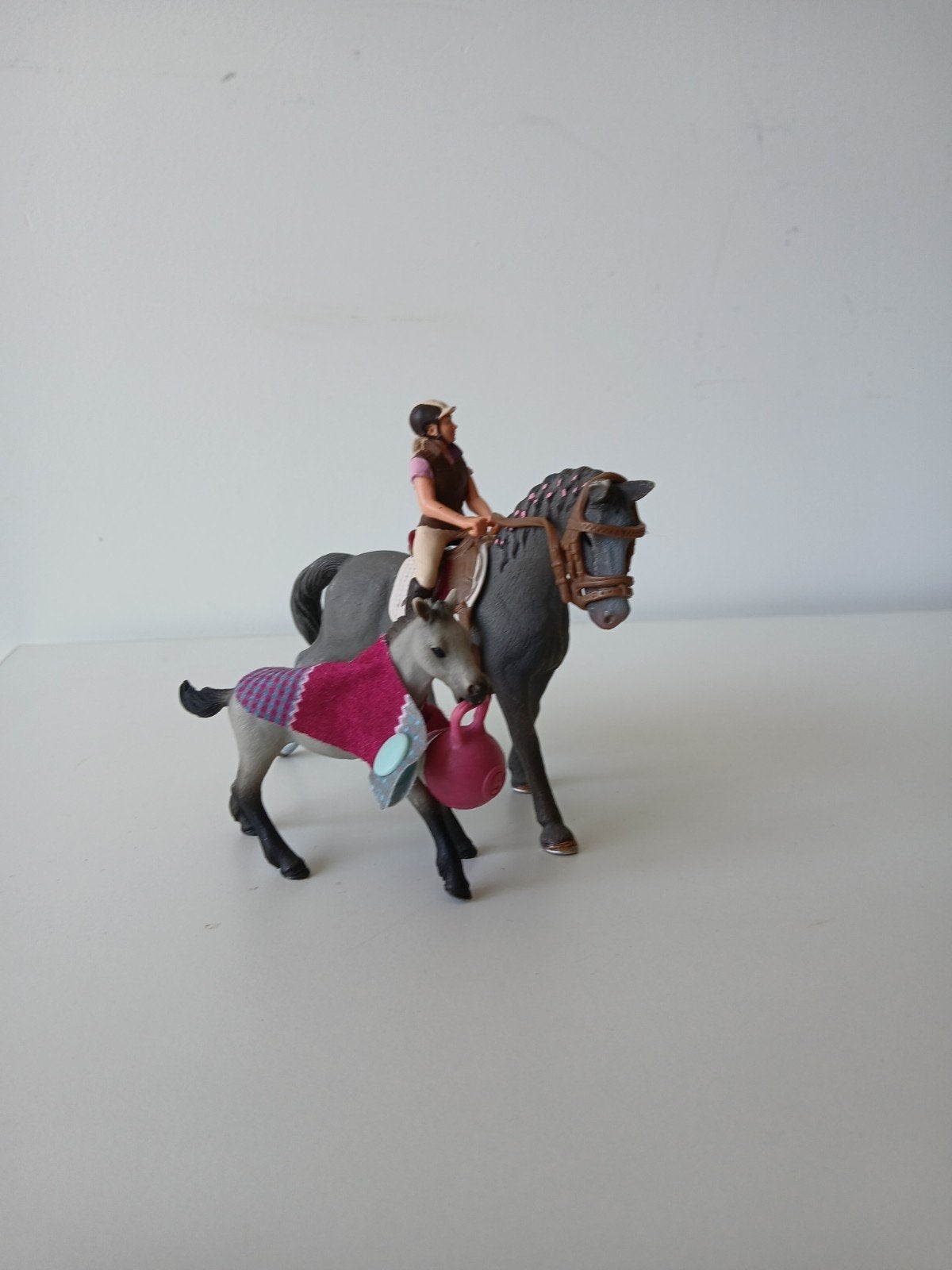 Schleich, merrie, veulen, ruiter, Ophalen of Verzenden, Gebruikt
