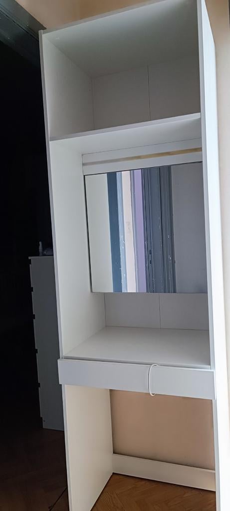Kaptafel met licht en lade, Enlèvement