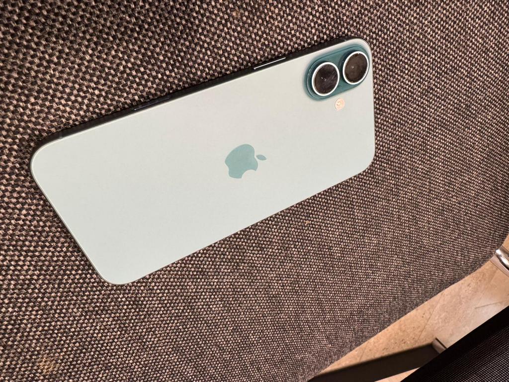 iPhone 16 Plus 128GB Blauwgroen – Zo goed als nieuw, Télécoms, Téléphonie mobile | Apple iPhone, 128 GB, IPhone 16 Plus, Comme neuf