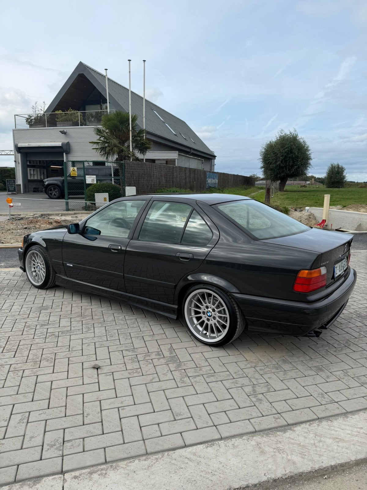 Bmw 318i benzine oldtimer al gekeurd voor verkoop, foto 8