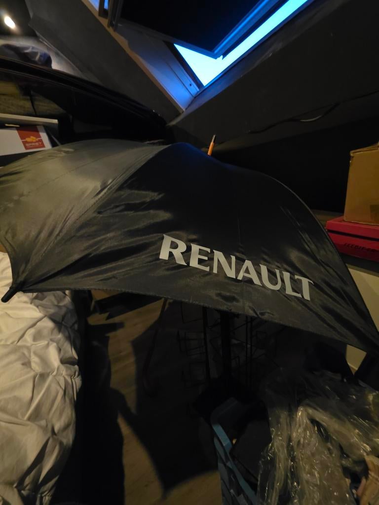 Grote renault paraplu, Ophalen