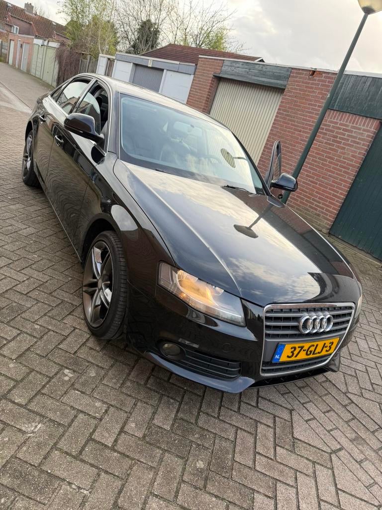Audi a4 FULL OPTION, Auto's, Zwart, A4, Zwart, Handgeschakeld