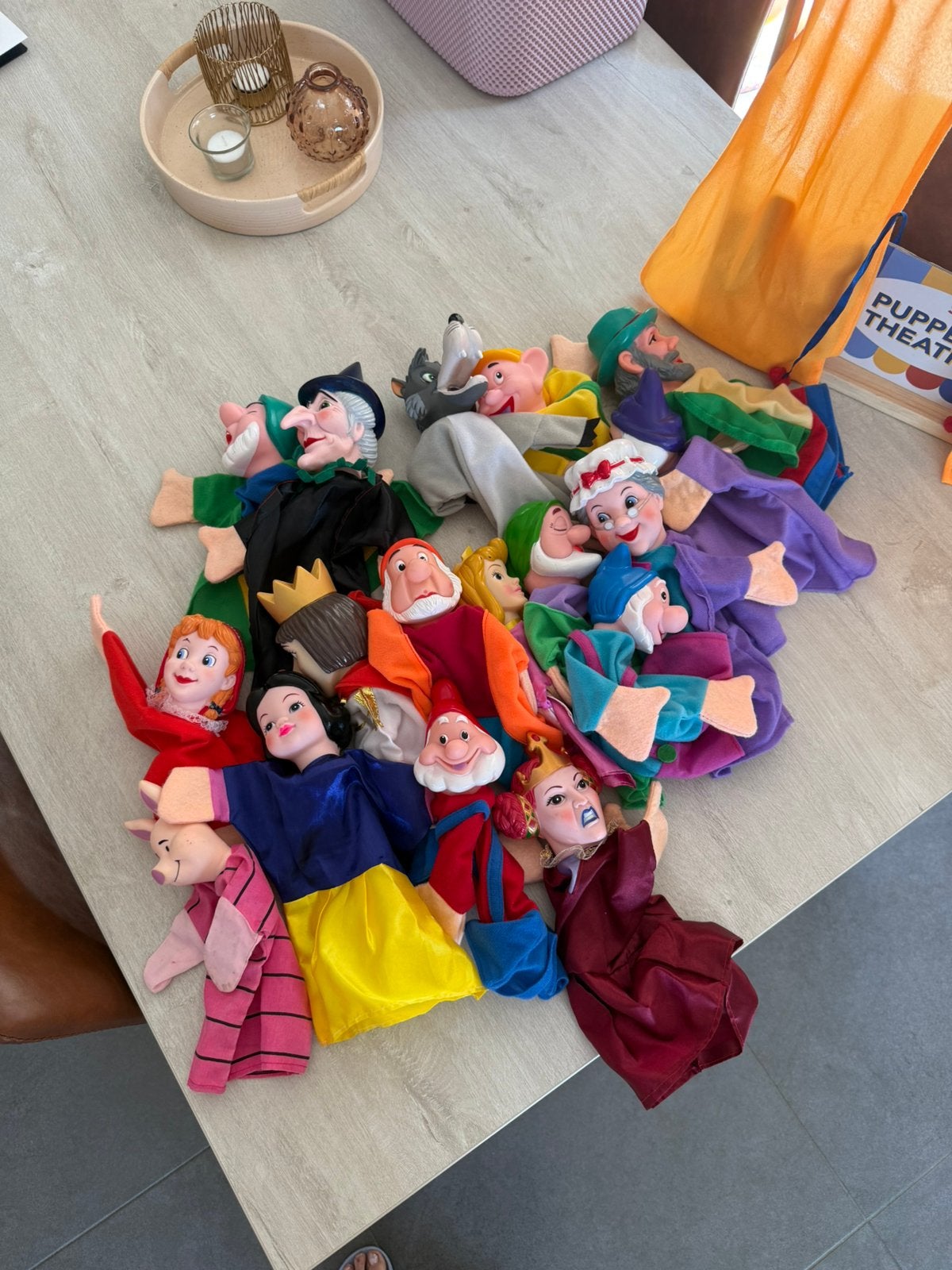 Poppenkast poppen, Ophalen, Zo goed als nieuw