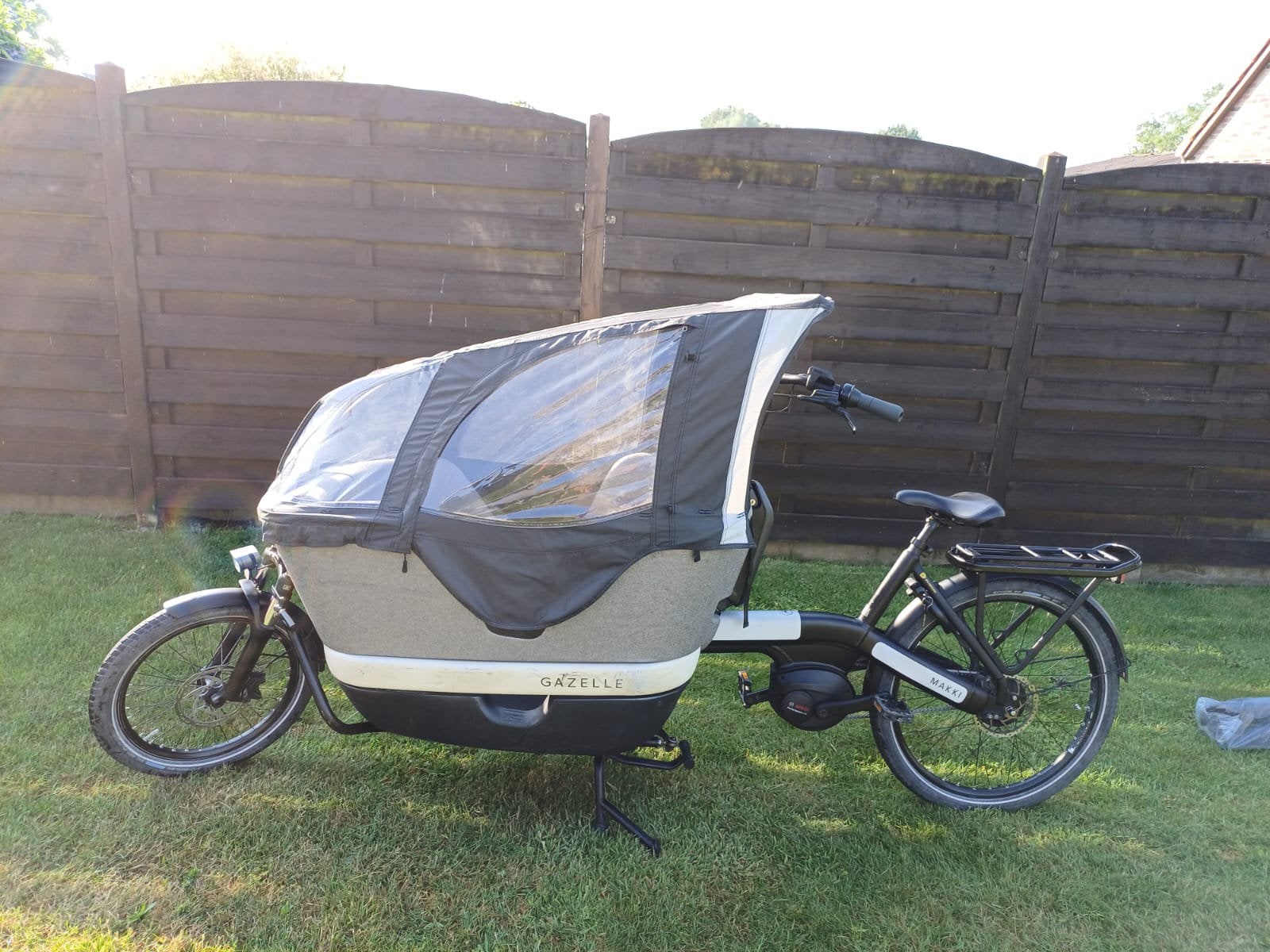 Elektrische bakfiets, Gazelle Makki, weinig km met garantie, Fietsen en Brommers, Fietsen | Bakfietsen, Ophalen, Zo goed als nieuw