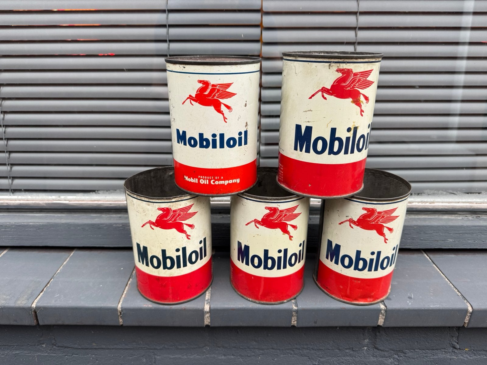 Bidons d'huile Mobiloil, Enlèvement ou Envoi, Utilisé, Autre, Autres marques