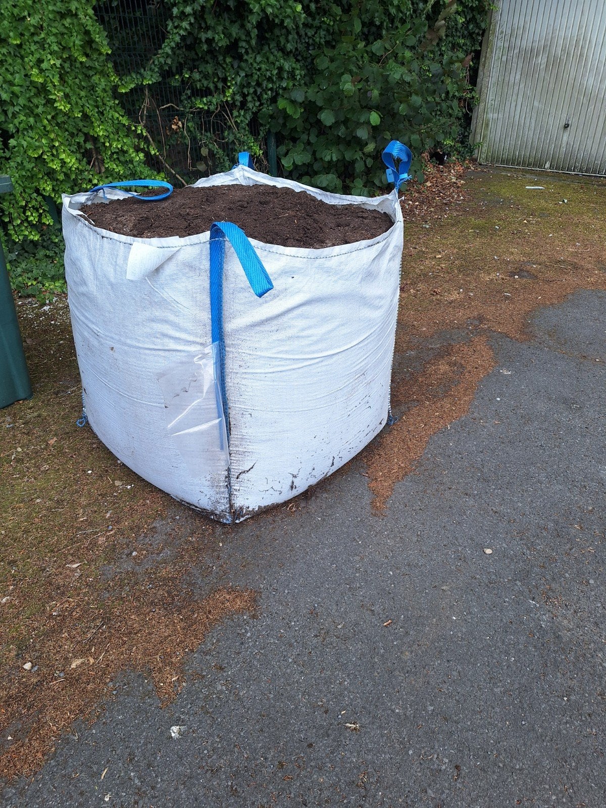À VENDRE 450 kg de terreau avec nourriture, Enlèvement