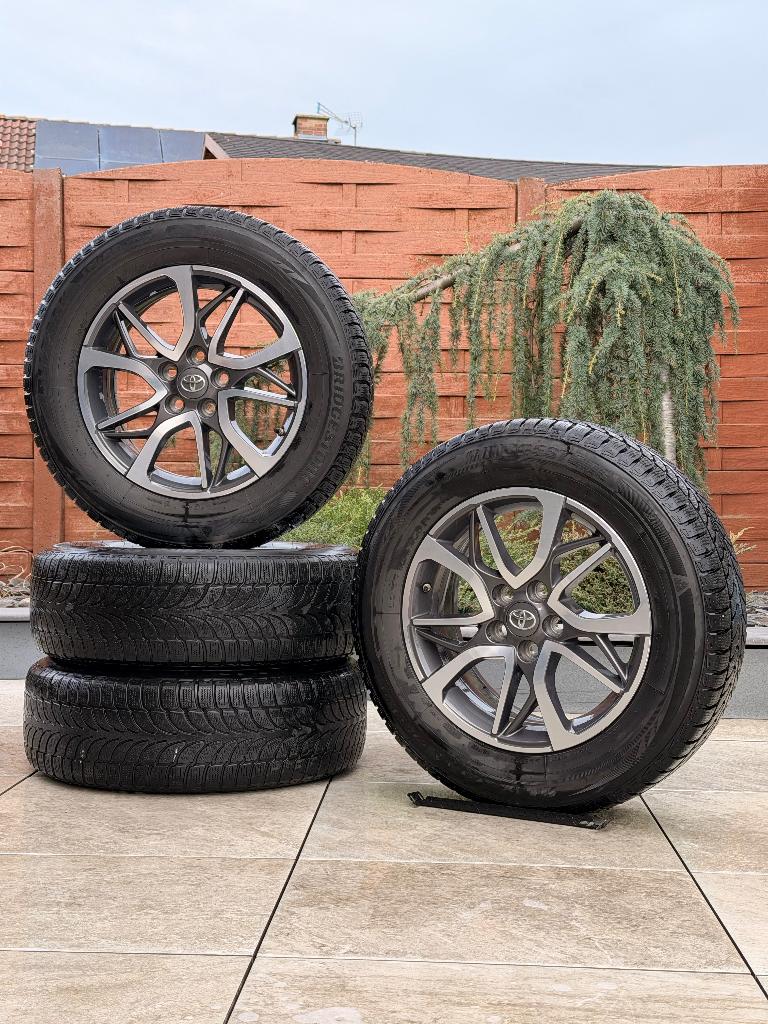Originele 17" Toyota RAV 4 M12 wielen en banden, Auto diversen, Wieldoppen, Ophalen, Gebruikt