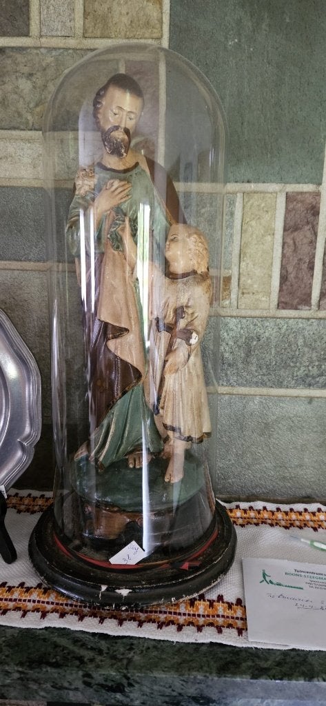 Maria- en Jozefbeeld onder stolp, Antiek en Kunst, Ophalen, Handgemaakt, 50 - 100 cm, Overige materialen