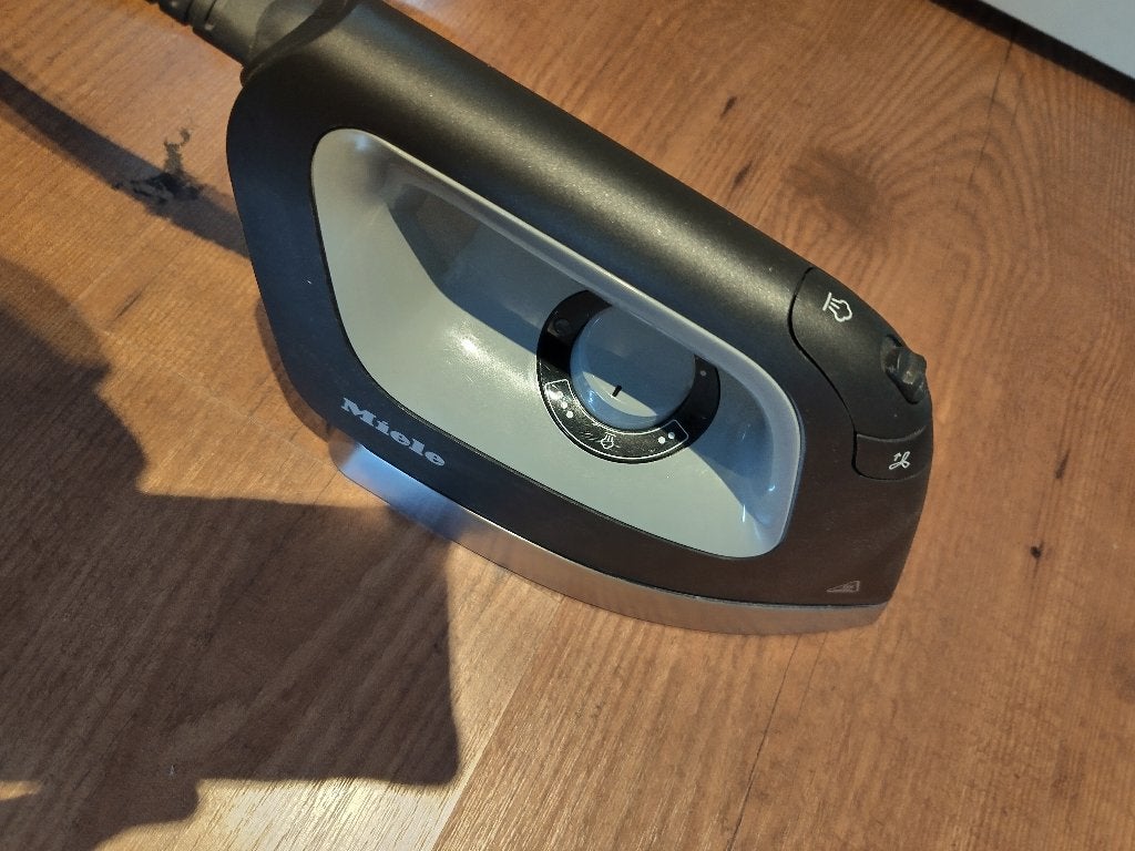 Fer à repasser Miele pour le Miele Fashionmaster, Enlèvement ou Envoi, Comme neuf, Fer à repasser avec cordon