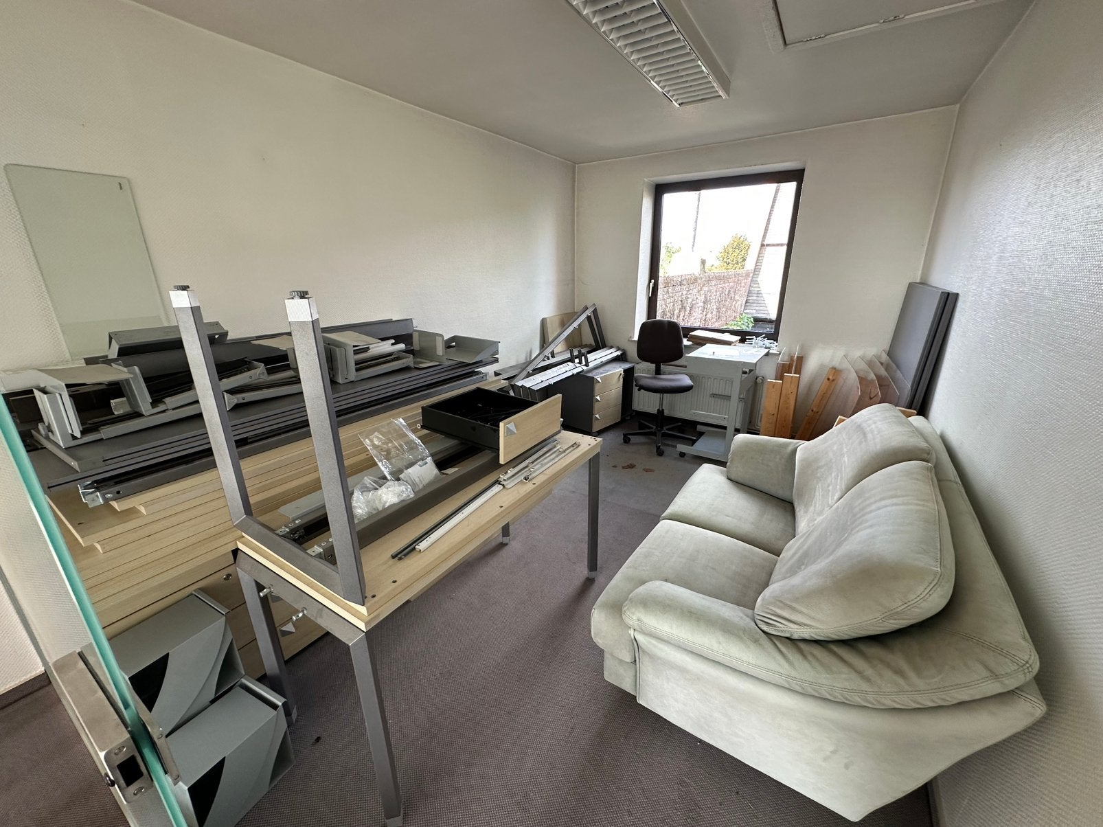 Gratis dubbele bureaus, zetel 2 zit, Atelier, Enlèvement, Utilisé, Bureau