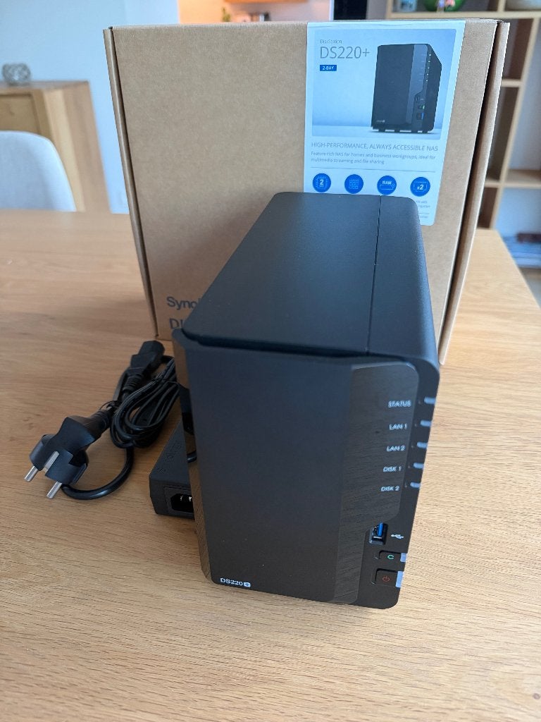 Synology DS220+ NAS | État impeccable | Sans HDD, Informatique & Logiciels, Serveurs, Comme neuf, 2 à 3 Ghz, Moins de 4 GB, Composants échangeables à chaud