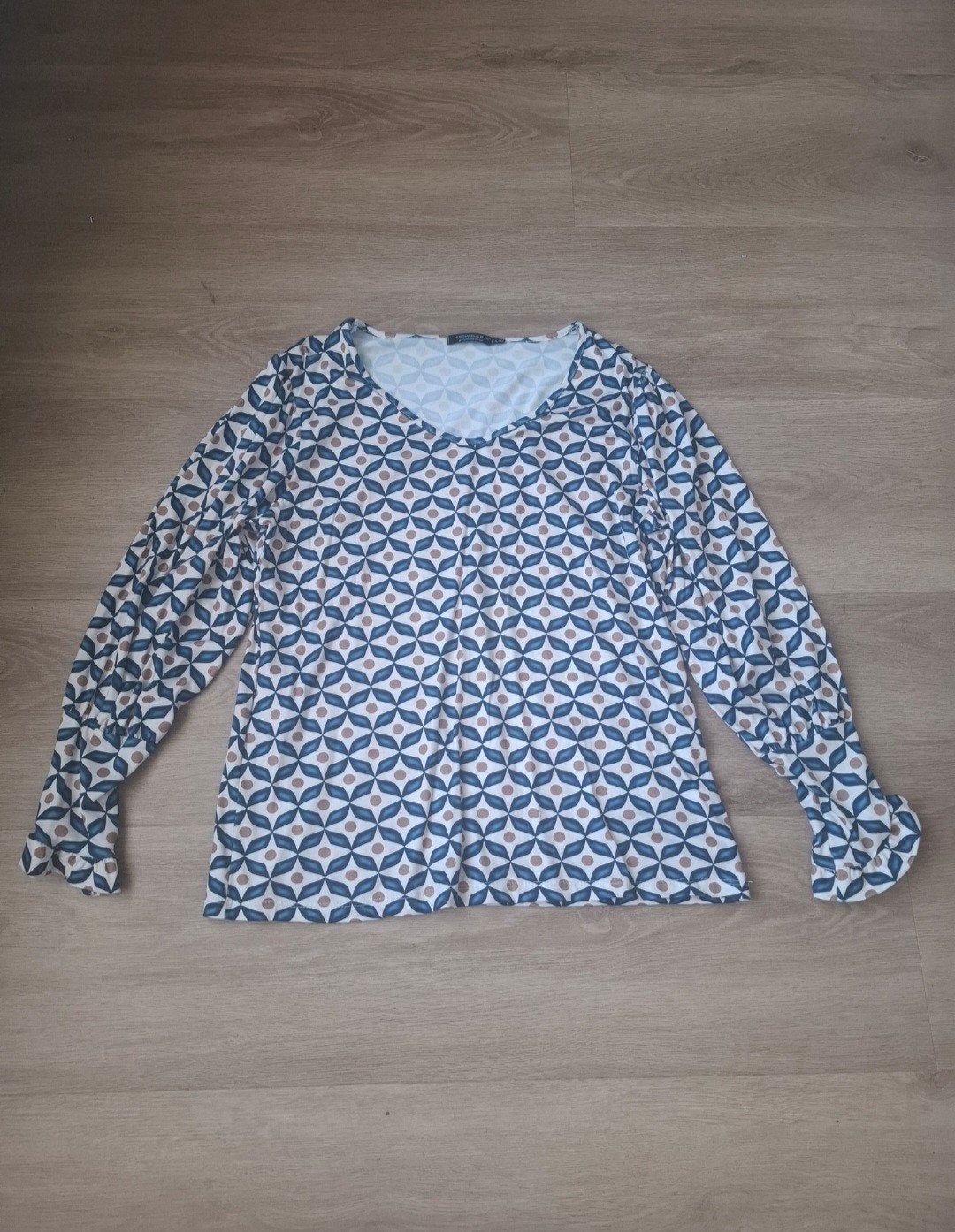 Nieuw! Blouse Musthaves by Elja maat M, Kleding | Dames, Blouses en Tunieken, Musthaves by elja, Ophalen of Verzenden, Nieuw, Maat 38/40 (M)