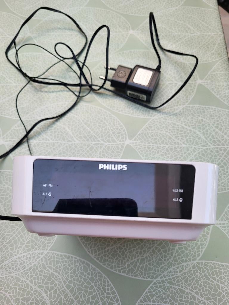 Merk Philips: digitale wekker (zie foto's), Elektronische apparatuur, Ophalen of Verzenden, Zo goed als nieuw, Digitaal